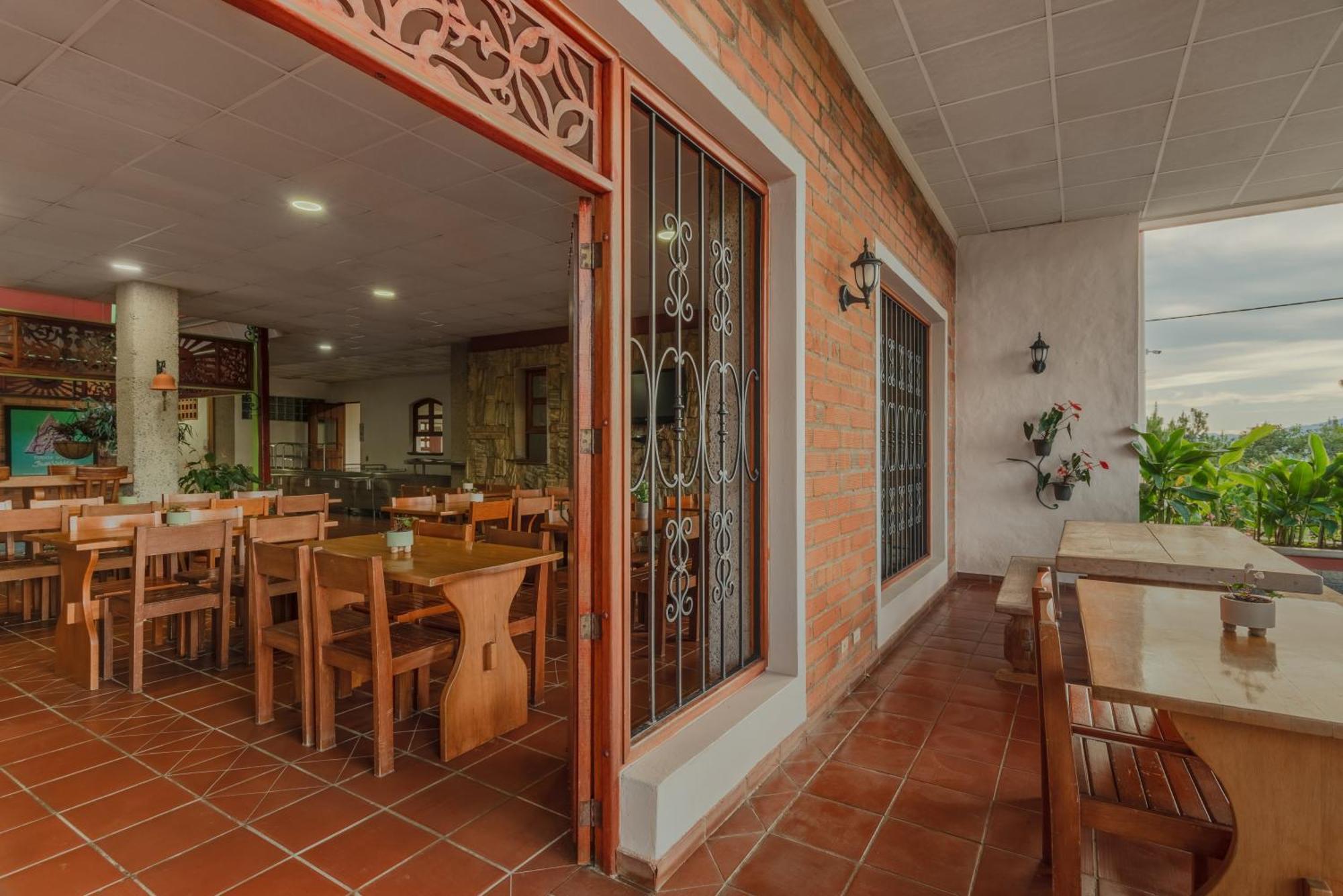 Granja Del Cafe Hotel Y Centro De Convenciones Venecia  Kültér fotó